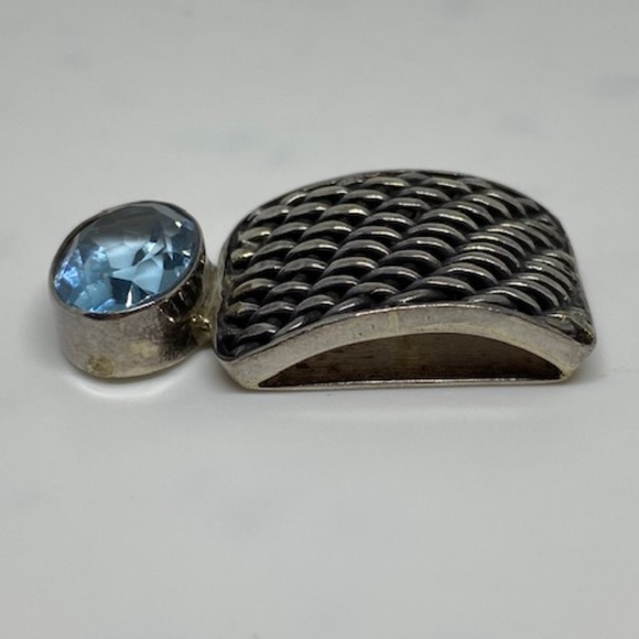 💋NWOT Sterling Basket Weave Blue Topaz Pendant - Picture 2 of 4